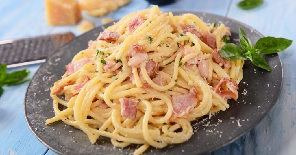 Pasta to the carbonara