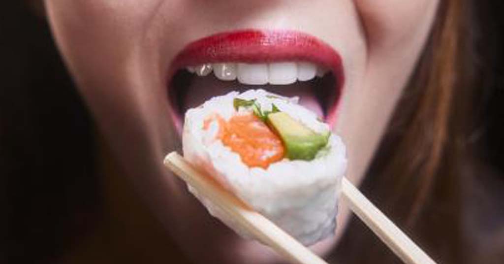how to eat sushi