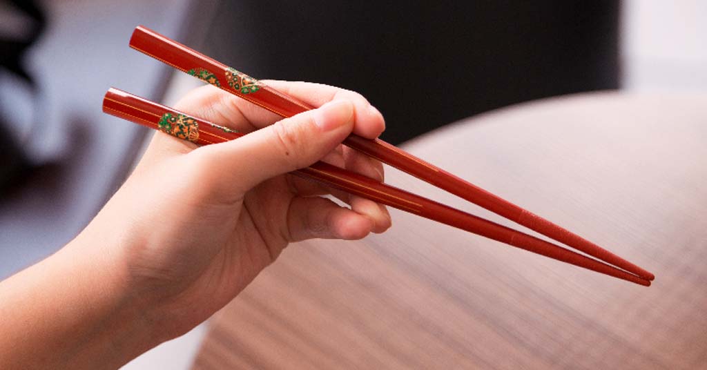 how to eat sushi
