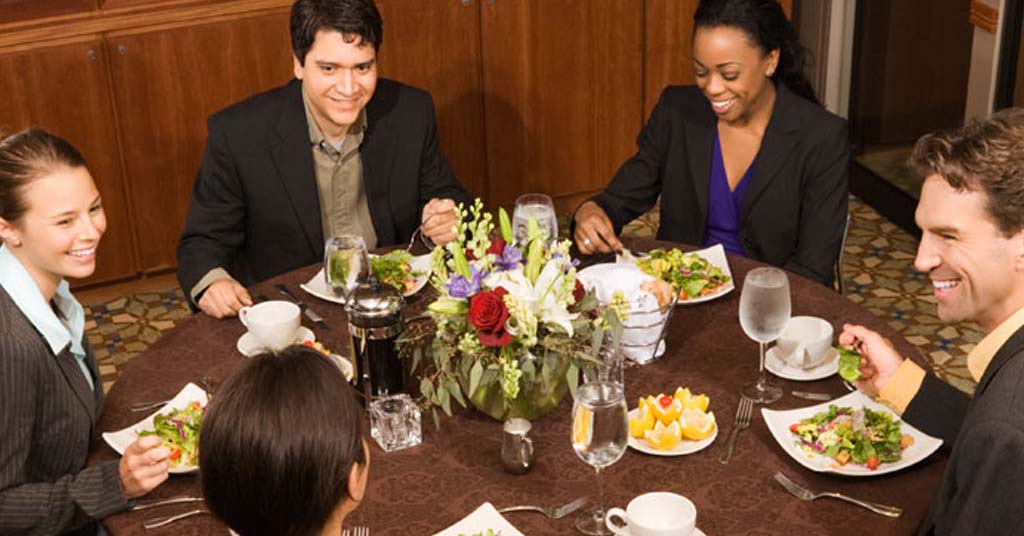 etiquette restaurants france